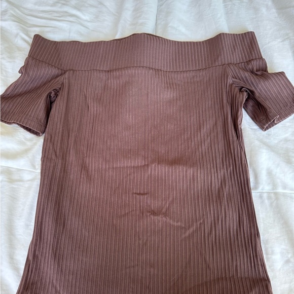 Wilfred off shoulder Top - Picture 2 of 3